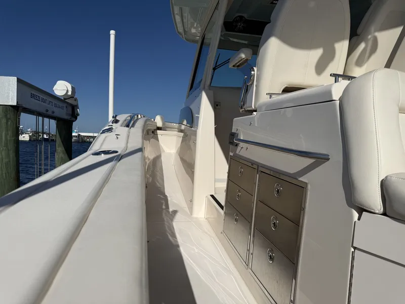 Slide: The Image of Grady-White Canyon 456 2021 - 11