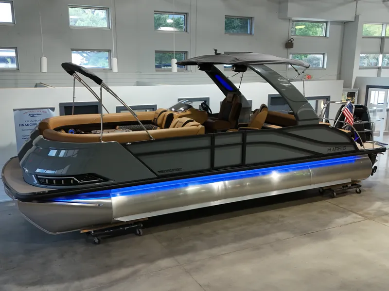 Slide: The Image of Harris Grand Mariner 250 2027 - 3