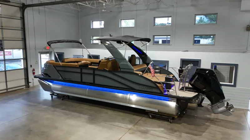 Slide: The Image of Harris Grand Mariner 250 2027 - 2