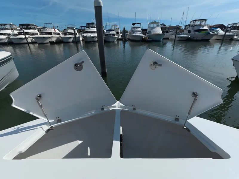Slide: The Image of Galeon 335 GTO 2027 - 31