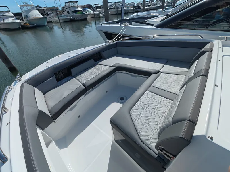 Slide: The Image of Galeon 335 GTO 2027 - 28