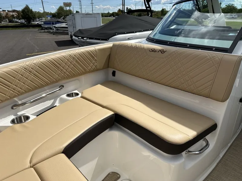 Slide: The Image of Sea Ray SDX 250 Outboard 2026 - 43