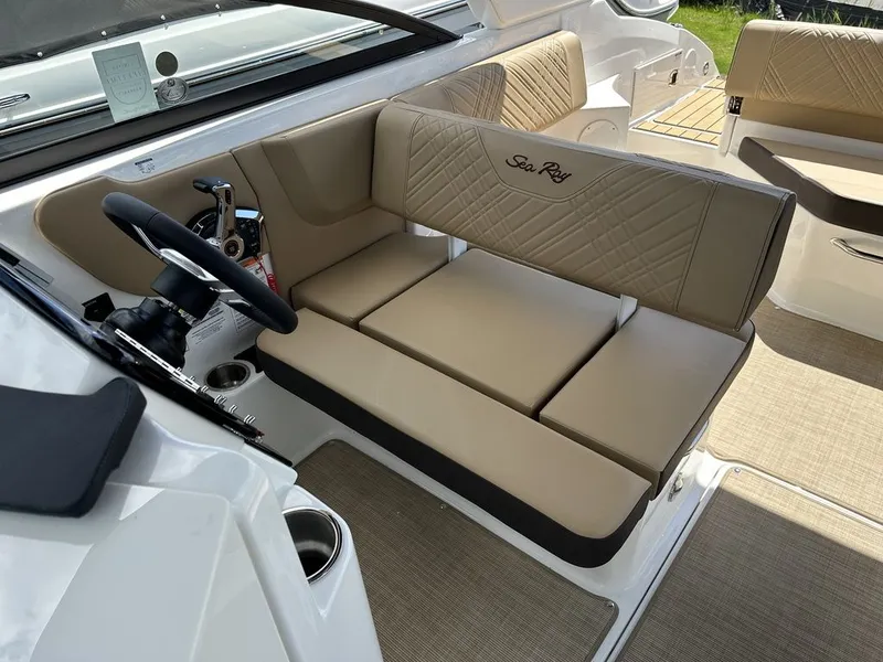 Slide: The Image of Sea Ray SDX 250 Outboard 2026 - 21