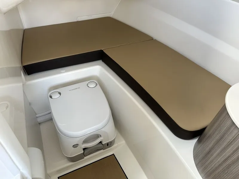 Slide: The Image of Sea Ray SDX 250 Outboard 2026 - 32