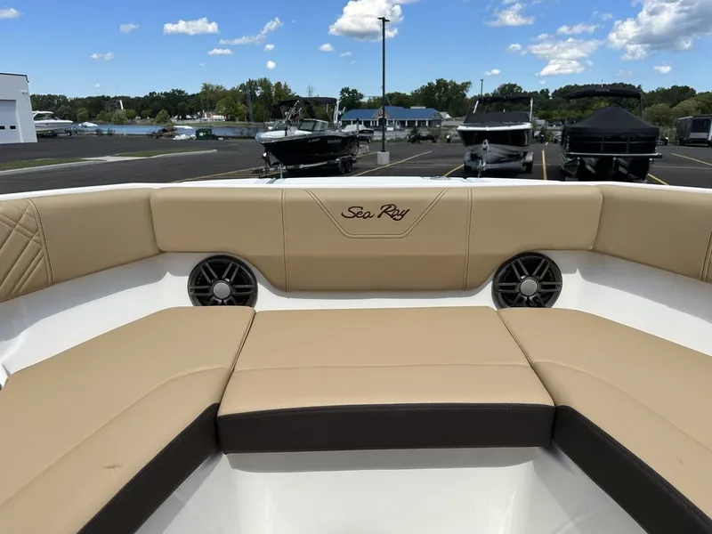 Slide: The Image of Sea Ray SDX 250 Outboard 2026 - 48