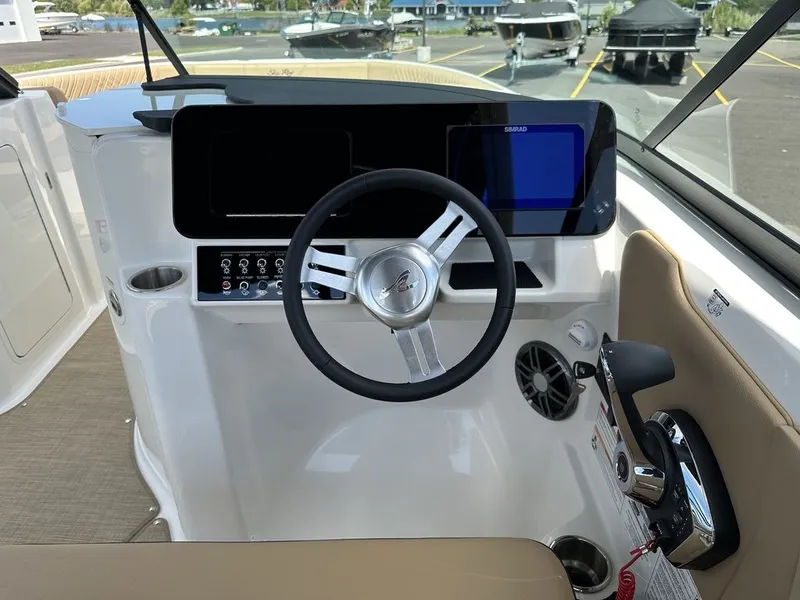 Slide: The Image of Sea Ray SDX 250 Outboard 2026 - 39