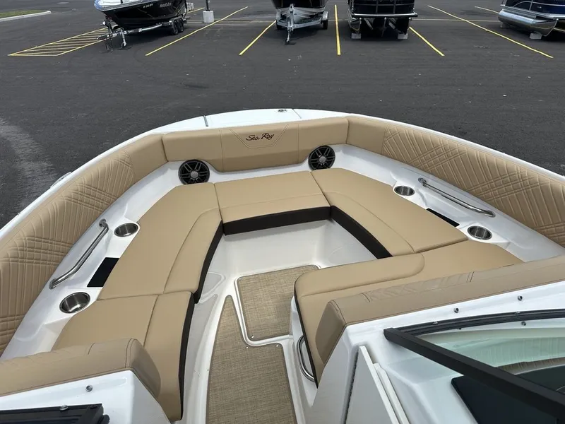 Slide: The Image of Sea Ray SDX 250 Outboard 2026 - 41