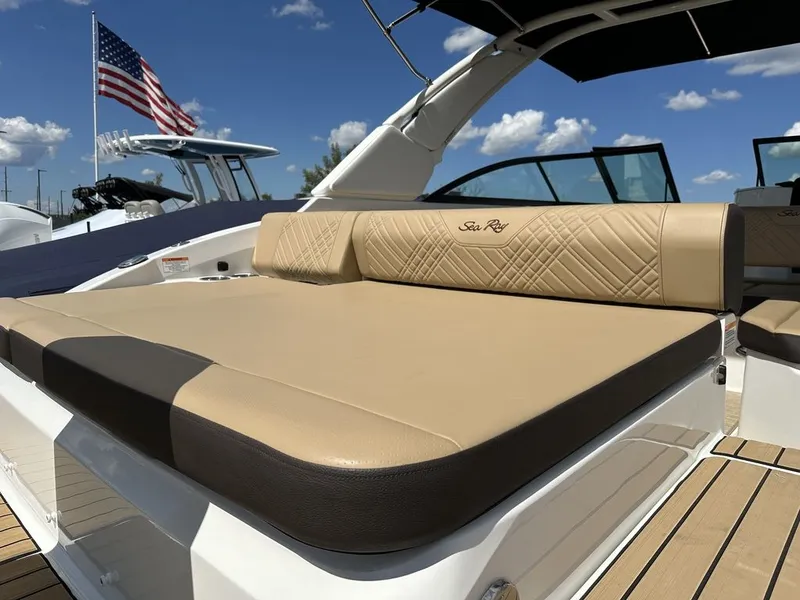 Slide: The Image of Sea Ray SDX 250 Outboard 2026 - 11