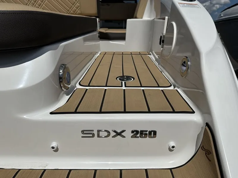 Slide: The Image of Sea Ray SDX 250 Outboard 2026 - 9