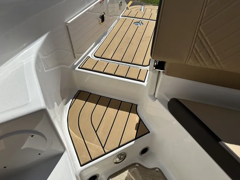 Slide: The Image of Sea Ray SDX 250 Outboard 2026 - 12