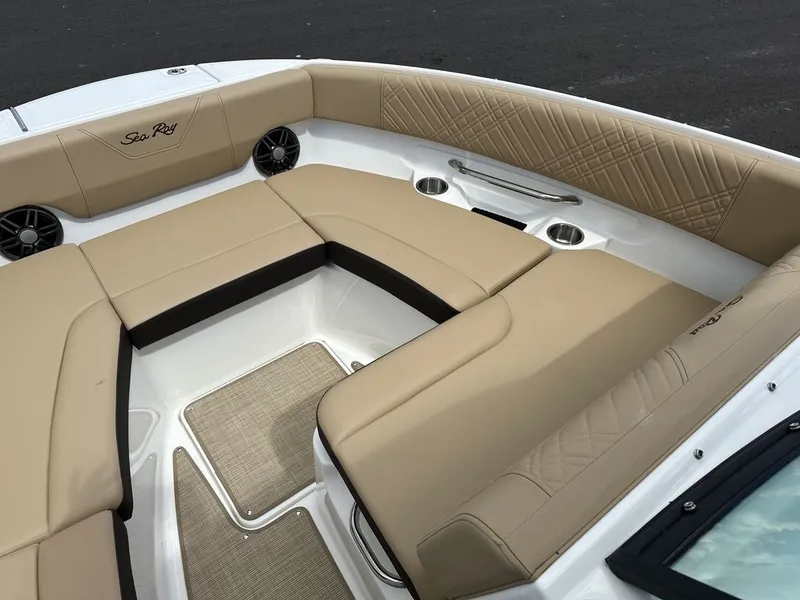 Slide: The Image of Sea Ray SDX 250 Outboard 2026 - 49
