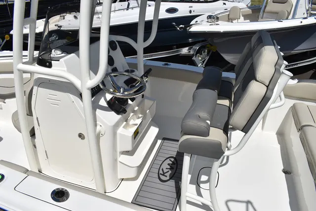 Slide: The Image of Key West Boats 203 FS 2026 - 25