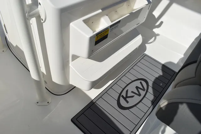 Slide: The Image of Key West Boats 203 FS 2026 - 17