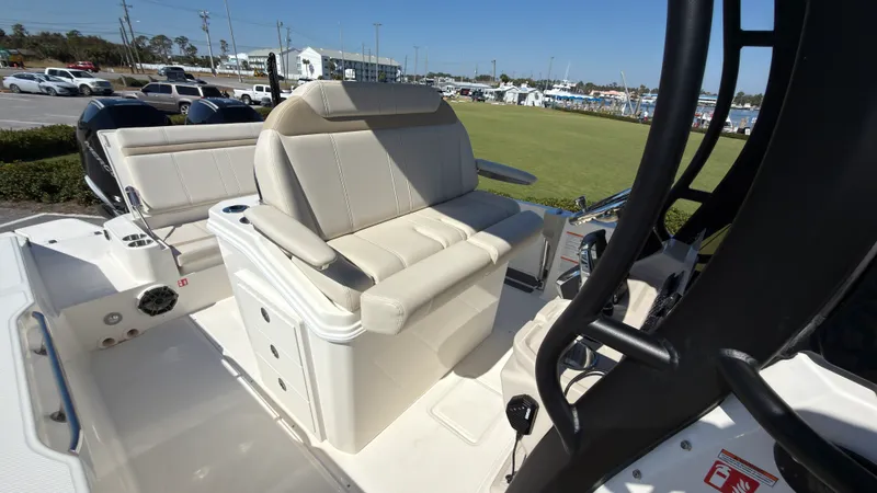 Slide: The Image of Boston Whaler 280 Dauntless 2027 - 24
