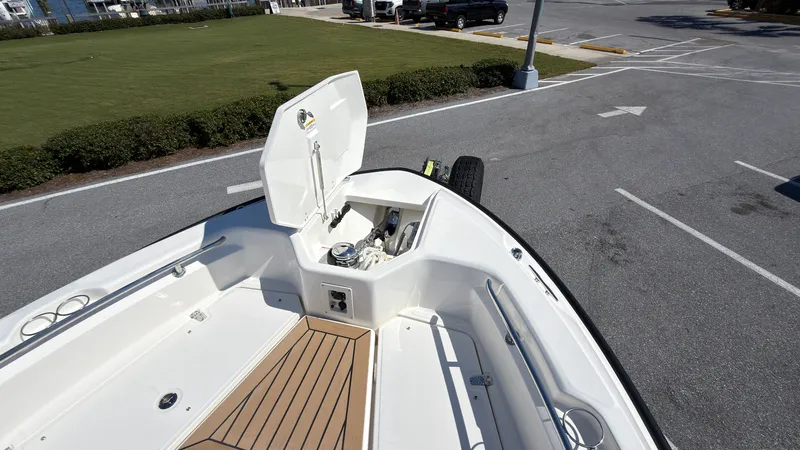 Slide: The Image of Boston Whaler 280 Dauntless 2027 - 10
