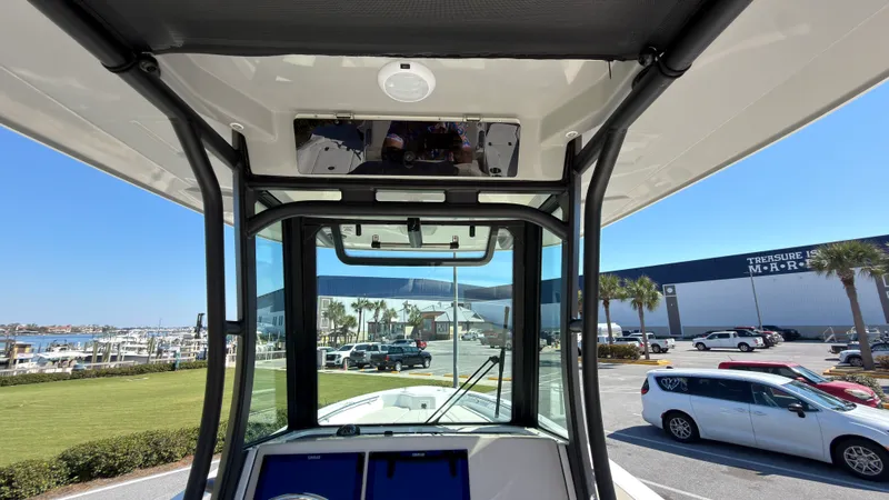 Slide: The Image of Boston Whaler 280 Dauntless 2027 - 17