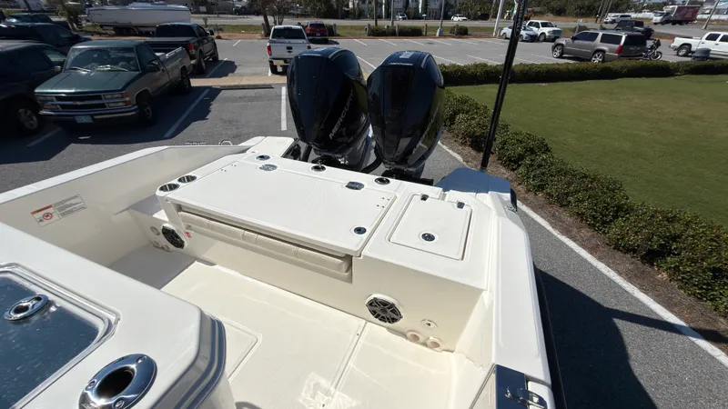 Slide: The Image of Boston Whaler 280 Dauntless 2027 - 27