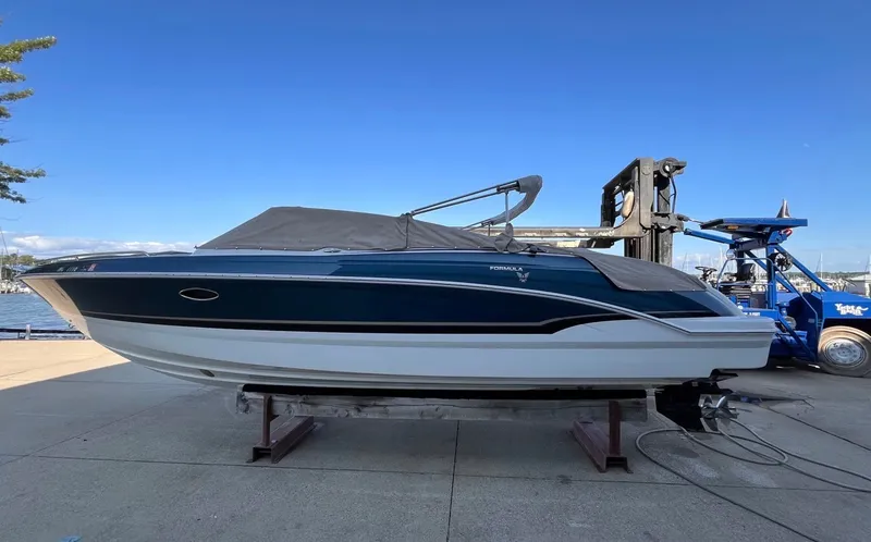 Slide: The Image of Formula 270 BOWRIDER 2012 - 3
