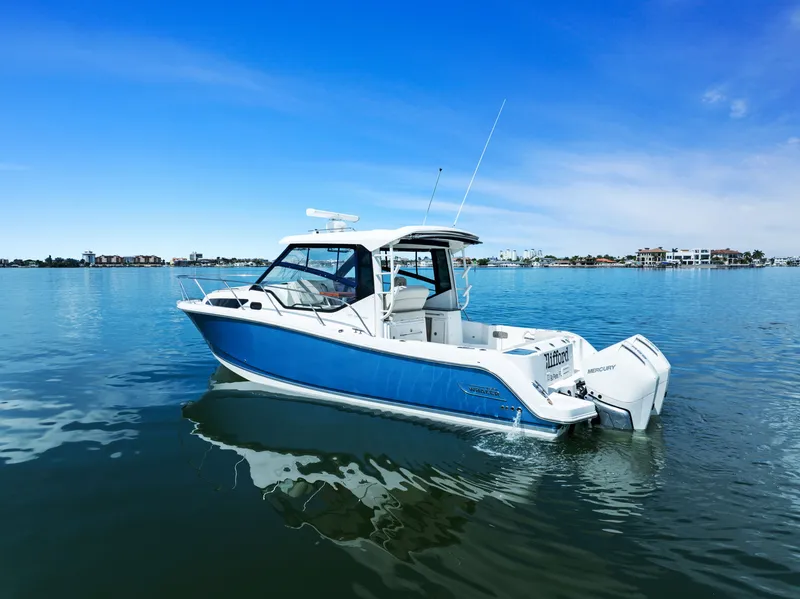 Slide: The Image of Boston Whaler 325 CONQUEST 2023 - 4