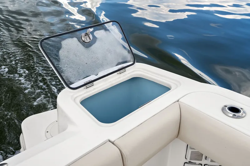 Slide: The Image of Boston Whaler 325 CONQUEST 2023 - 56