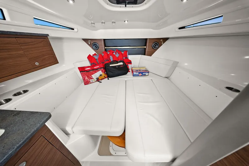Slide: The Image of Boston Whaler 325 CONQUEST 2023 - 25