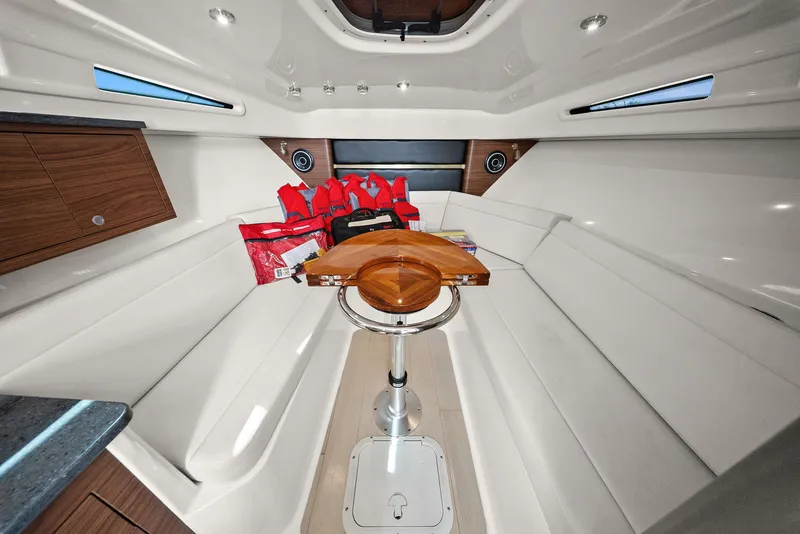 Slide: The Image of Boston Whaler 325 CONQUEST 2023 - 23