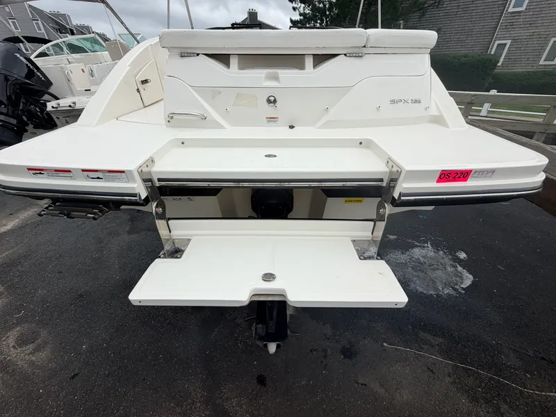 Slide: The Image of Sea Ray SPX 230 2018 - 4