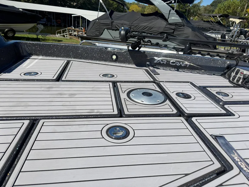 Slide: The Image of Yar-craft 219 TFX 2023 - 13