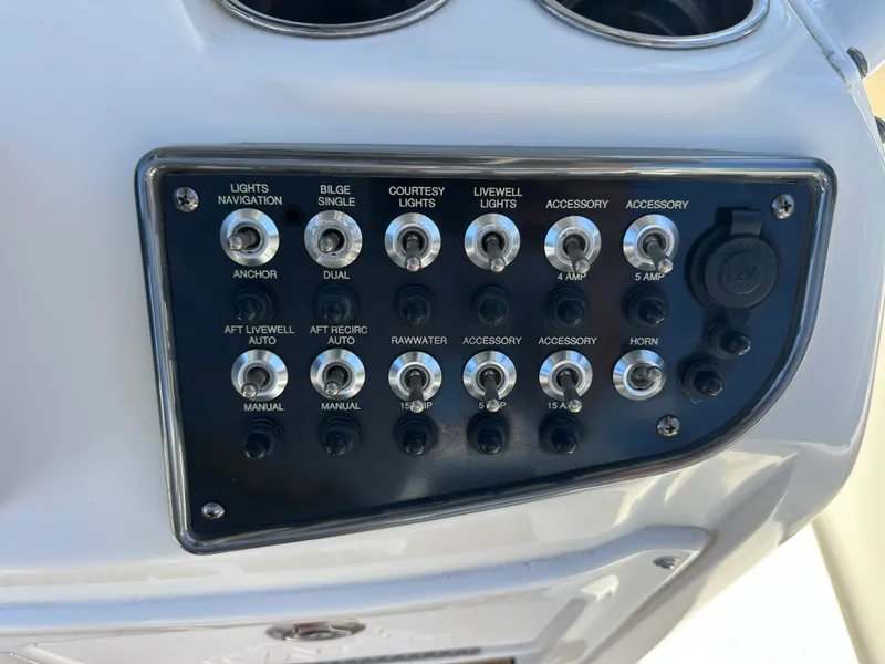 Slide: The Image of NauticStar 2302 LEGACY 2020 - 17