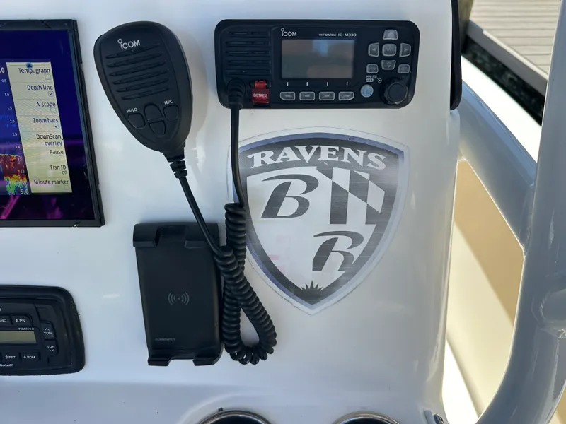 Slide: The Image of NauticStar 2302 LEGACY 2020 - 15