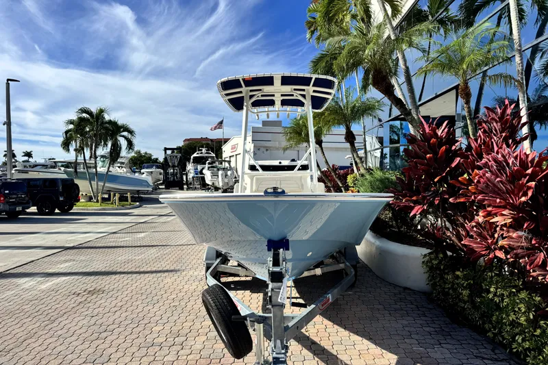 Slide: The Image of Boston Whaler 190 Montauk 2027 - 4