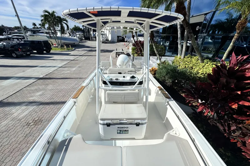 Slide: The Image of Boston Whaler 190 Montauk 2027 - 23