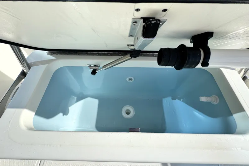 Slide: The Image of Boston Whaler 190 Montauk 2027 - 13