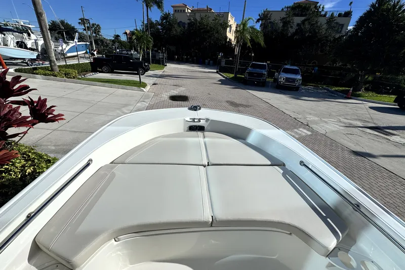 Slide: The Image of Boston Whaler 190 Montauk 2027 - 21