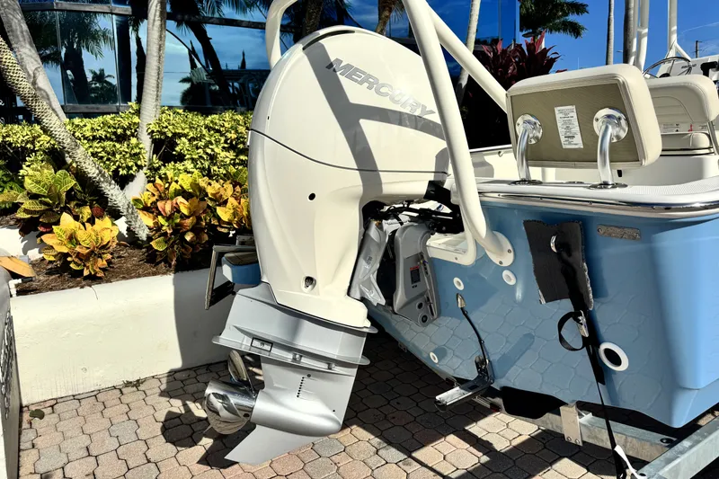 Slide: The Image of Boston Whaler 190 Montauk 2027 - 6