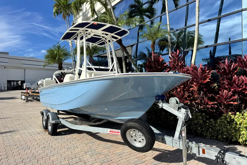 Slide: The Image of Boston Whaler 190 Montauk 2027 - 3
