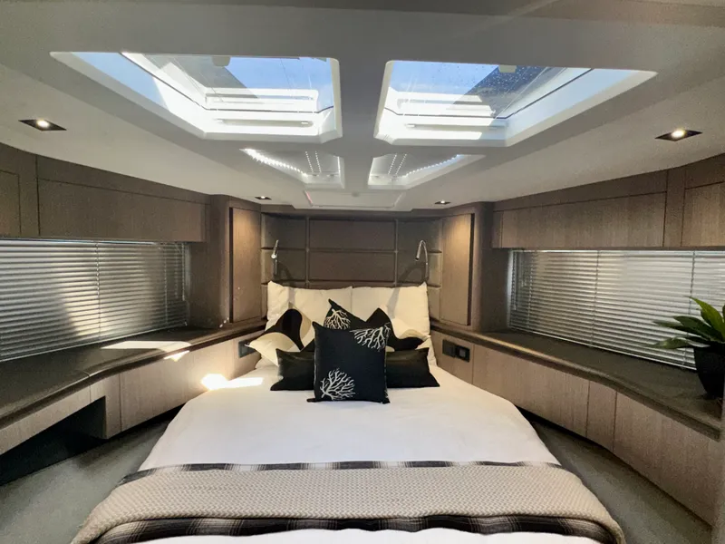 Slide: The Image of Galeon 500 FLY 2025 - 53