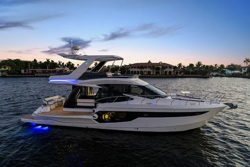 Slide: The Image of Galeon 500 FLY 2025 - 6