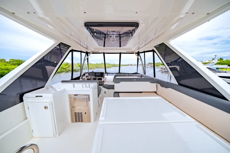 Slide: The Image of Galeon 500 FLY 2025 - 40