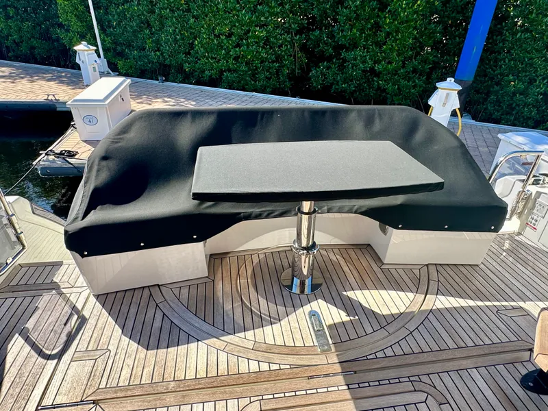 Slide: The Image of Galeon 500 FLY 2025 - 4