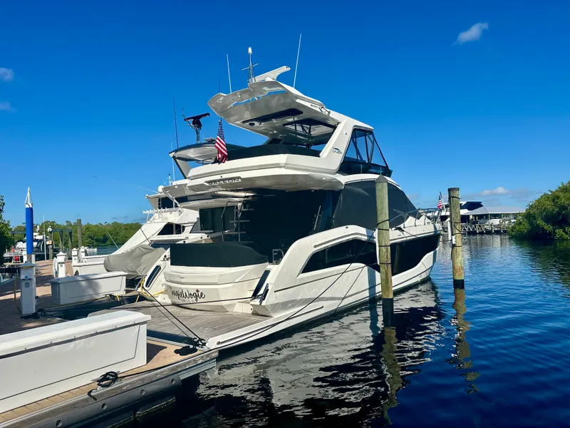 Slide: The Image of Galeon 500 FLY 2025 - 70
