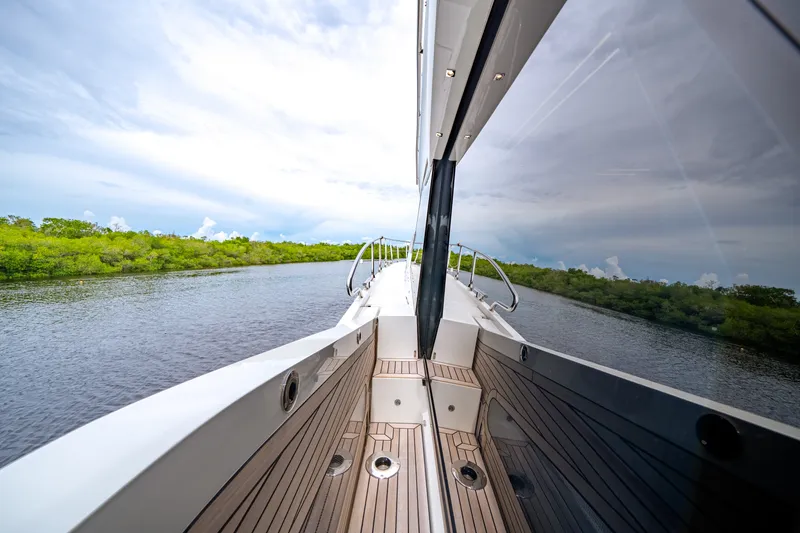 Slide: The Image of Galeon 500 FLY 2025 - 54