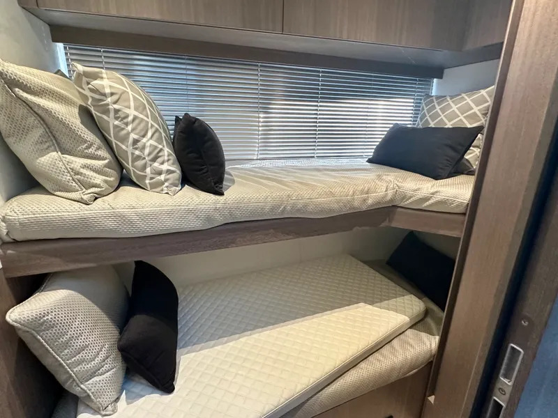 Slide: The Image of Galeon 500 FLY 2025 - 46
