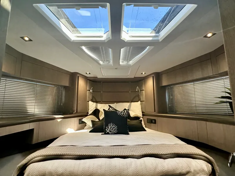 Slide: The Image of Galeon 500 FLY 2025 - 52