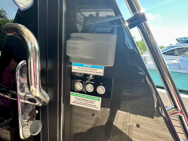 Slide: The Image of Galeon 500 FLY 2025 - 16