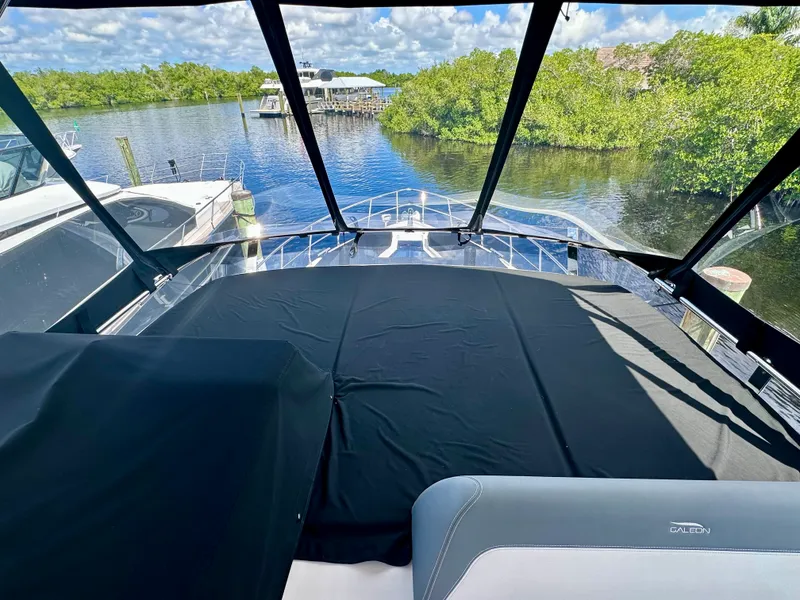 Slide: The Image of Galeon 500 FLY 2025 - 64