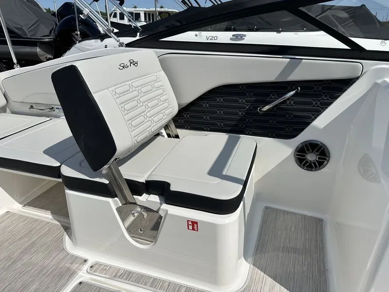 Slide: The Image of Sea Ray SPX 210 Outboard 2026 - 26