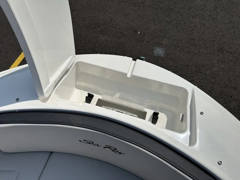 Slide: The Image of Sea Ray SPX 210 Outboard 2026 - 32
