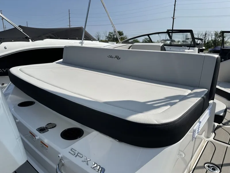 Slide: The Image of Sea Ray SPX 210 Outboard 2026 - 9