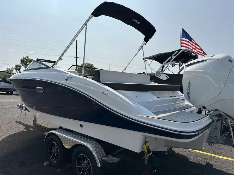 Slide: The Image of Sea Ray SPX 210 Outboard 2026 - 3